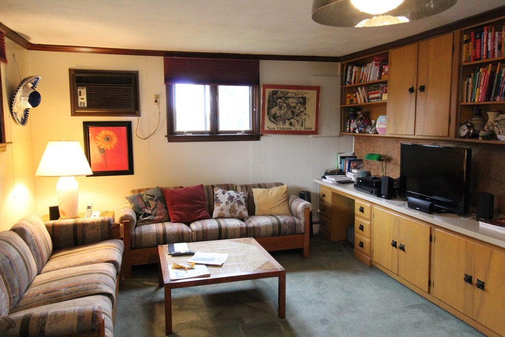 3 Gordon Road Beverly, MA 01915 - Photo 16 of 25 Gallery Image 16