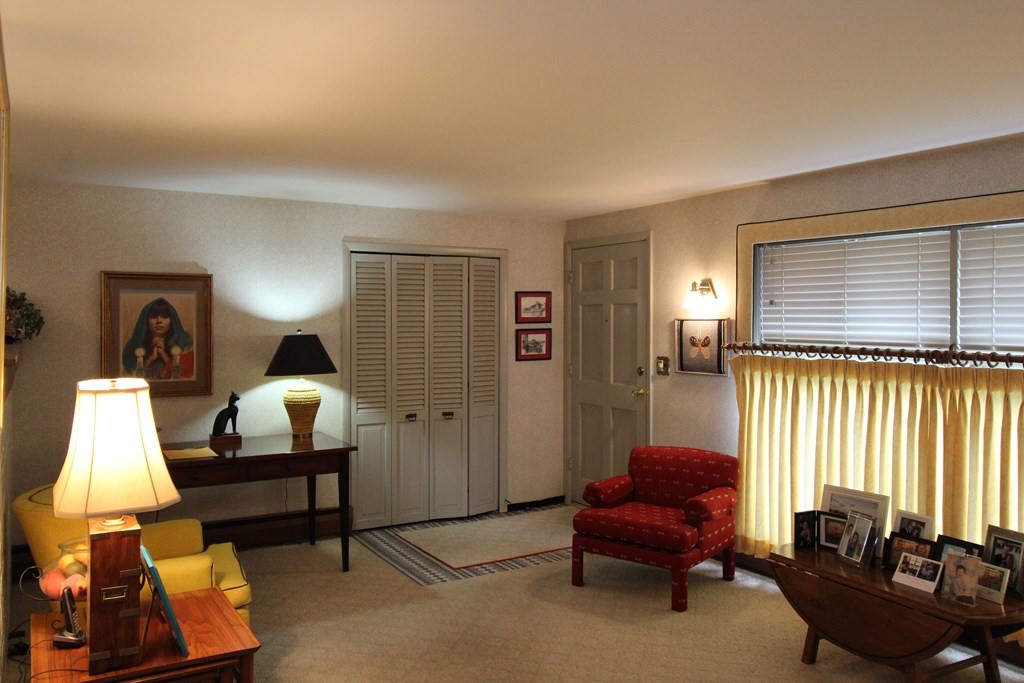 3 Gordon Road Beverly, MA 01915 - Photo 5 of 25 Gallery Image 5