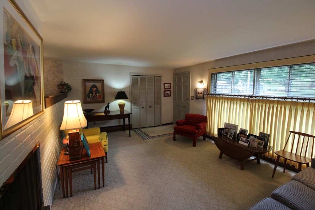 3 Gordon Road Beverly, MA 01915 - Photo 6 of 25 Gallery Image 6