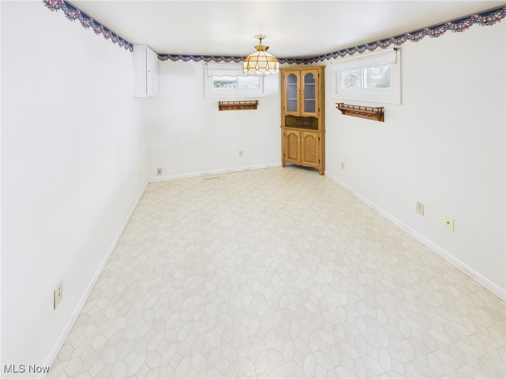 207 Stone Oak Road Davisville, WV 26142 - Photo 6 of 22 Dining area with built in corner cabinet