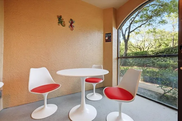 $340,000 | 2295 Tuscany Trace, Unit 8, Palm Harbor, FL 34683