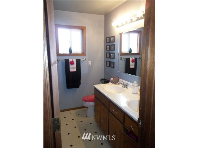 368 Chilvers Road Chehalis, WA 98532 - Photo 15 of 19