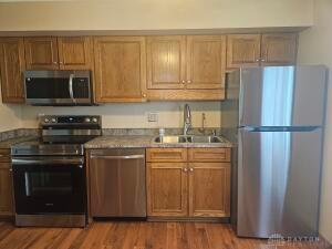 519 Moorefield Road Springfield, OH 45503 - Photo 4 of 24 Kitchen????????????????????????