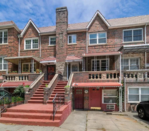 $1,150,000 | 52-37 39th Avenue | Woodside