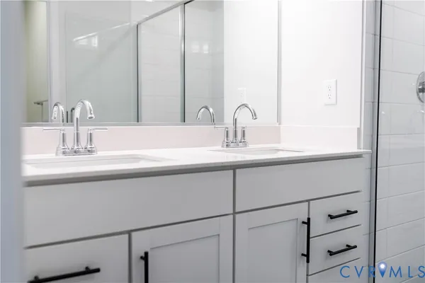 $2,700 | 212 Avenda Lane, Midlothian, VA 23114