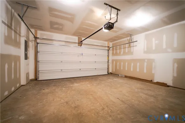 $2,700 | 212 Avenda Lane, Midlothian, VA 23114