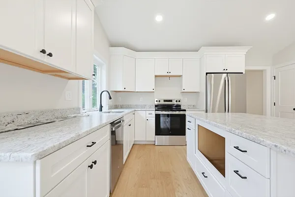 $2,800 | 108 Fitchburg Road, Unit A, Townsend, MA 01469