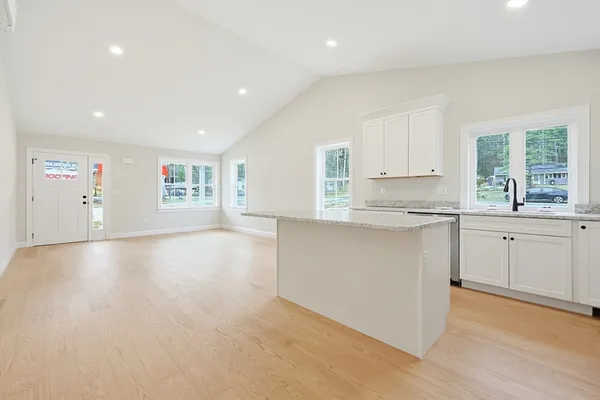 $2,800 | 108 Fitchburg Road, Unit A, Townsend, MA 01469