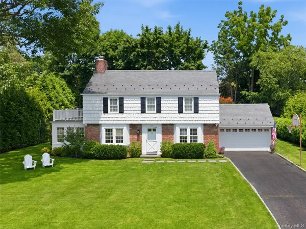 $2,238,000 | 107 Dogwood Lane, Manhasset, NY 11030