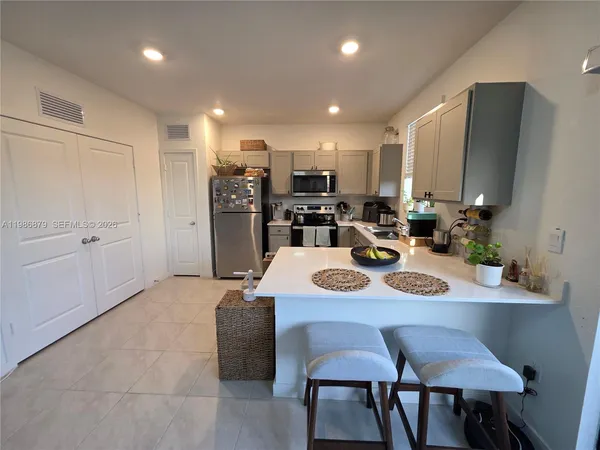 $3,225 | Florida City, Florida City, FL 33034