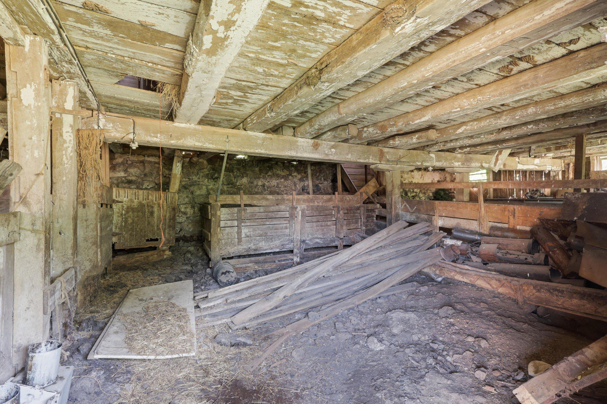 2519 Robert Arthur Road Westminster, MD 21158 - Photo 66 of 78 Interior of the barn