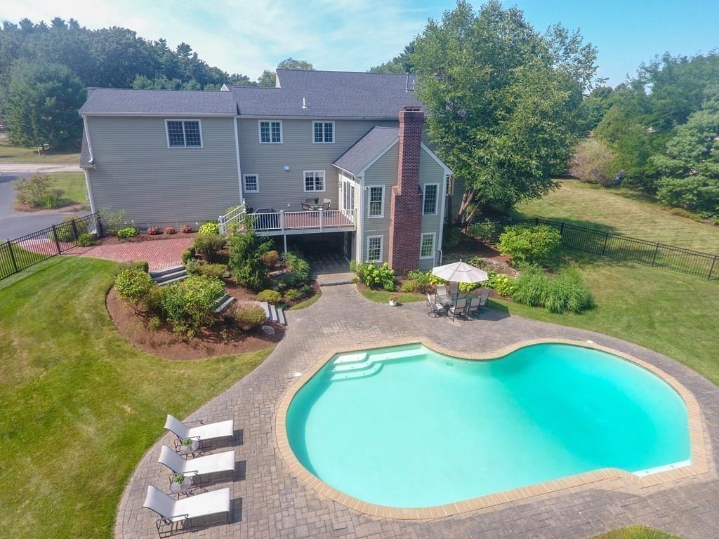 2 Bunker Road Medfield, MA 02052 - Photo 9 of 42 Gallery Image 9