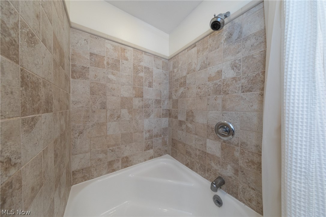 1879 Brainard Road Lyndhurst, OH 44124 - Photo 21 of 29
