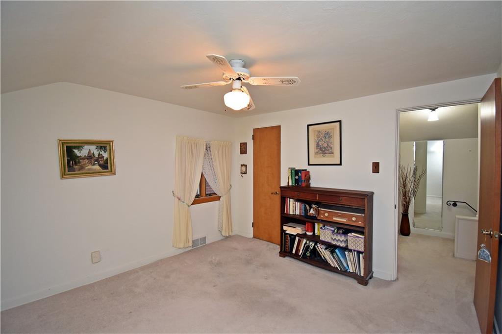802 Dunster Street Pittsburgh, PA 15226 - Photo 16 of 22 a view of a livingroom with furniture