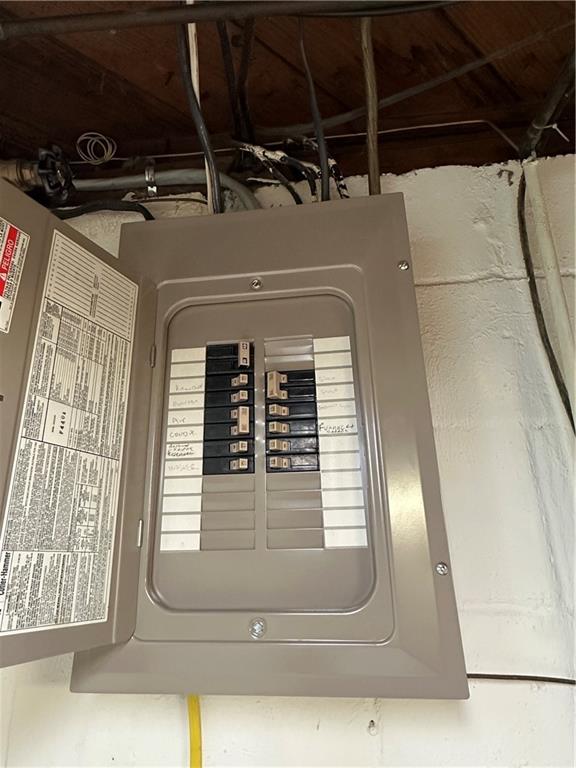 802 Dunster Street Pittsburgh, PA 15226 - Photo 20 of 22 a view of garage