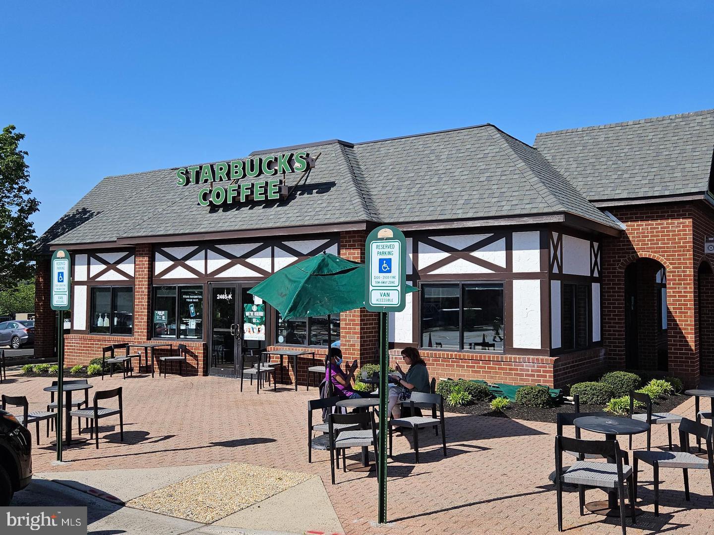 2471 Liberty Loop Herndon, VA 20171 - Photo 31 of 35 a view of a cafe with sitting area