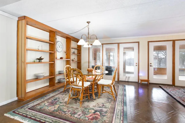 $645,000 | 1516 Twin Springs Road, Houlton, WI 54082