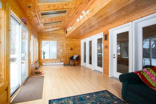 $645,000 | 1516 Twin Springs Road, Houlton, WI 54082