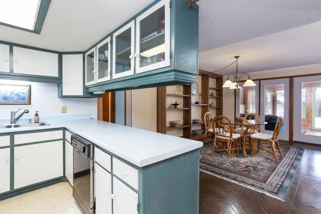 $645,000 | 1516 Twin Springs Road, Houlton, WI 54082