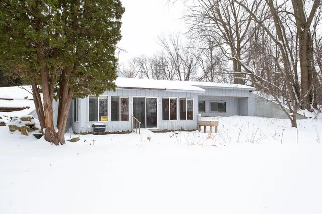 $645,000 | 1516 Twin Springs Road, Houlton, WI 54082