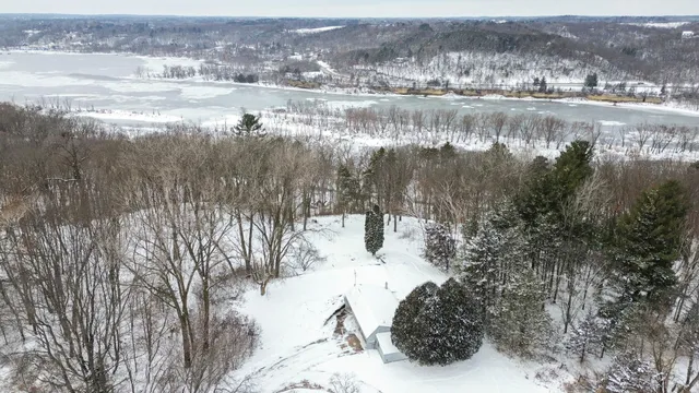 $645,000 | 1516 Twin Springs Road, Houlton, WI 54082