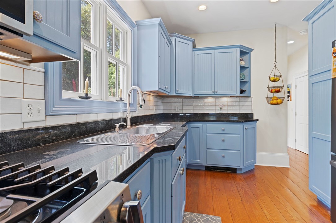 422 N Road Scituate, RI 02831 - Photo 11 of 50