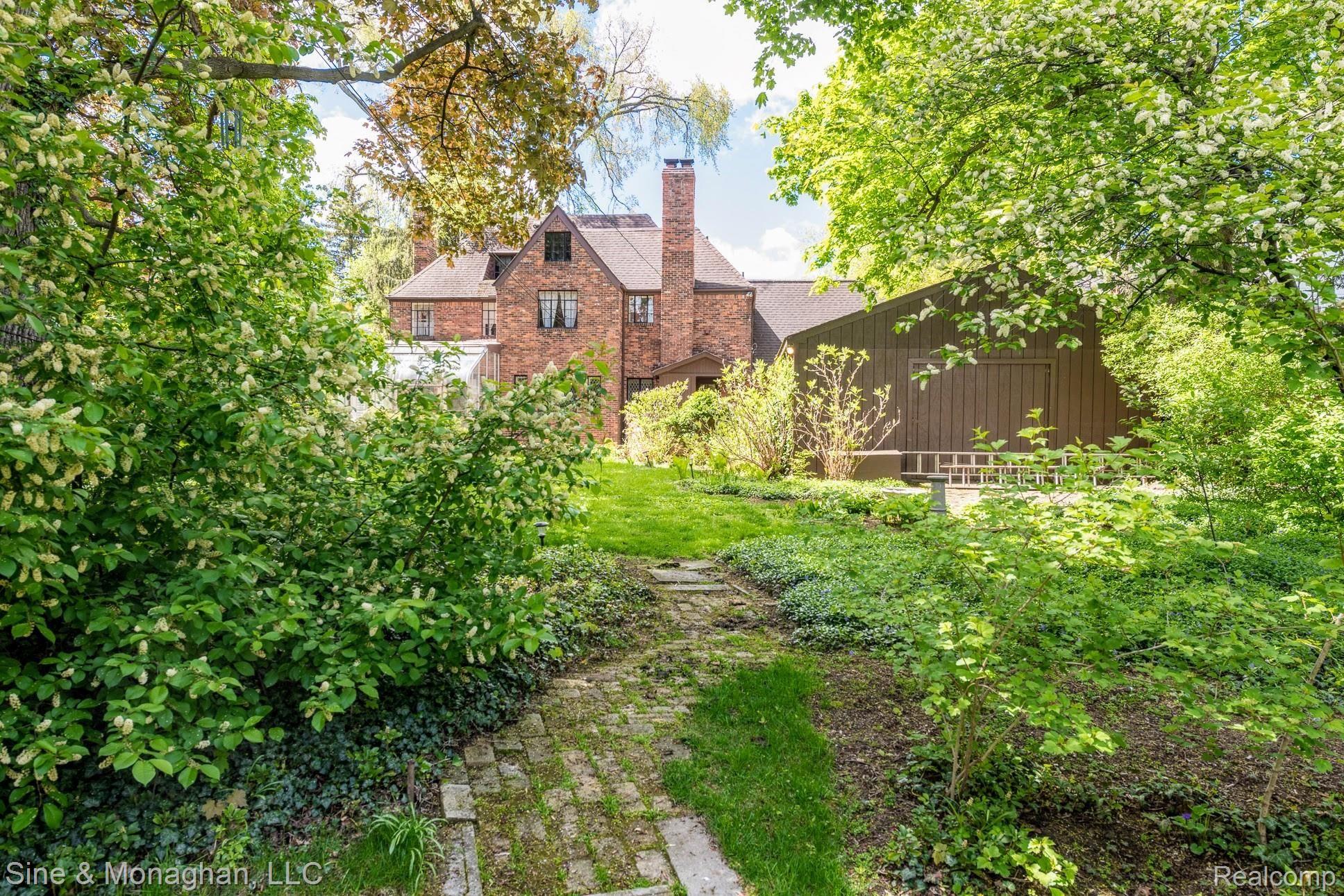 210 Merriweather Road Grosse Pointe, MI 48236 - Photo 44 of 57 DSC_8569.jpg