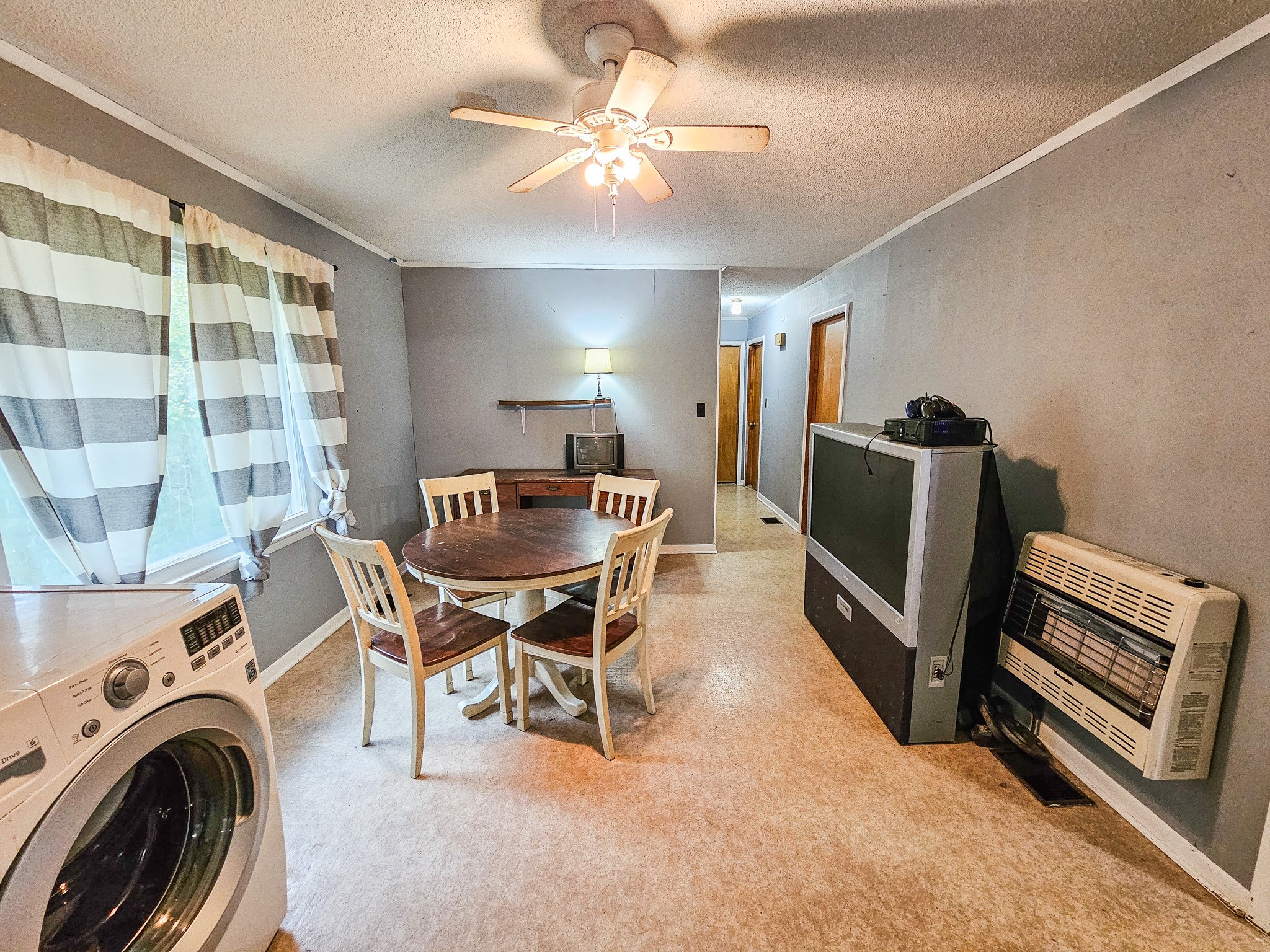 495 Salem Road Minor Hill, TN 38473 - Photo 18 of 30 a dining room with furniture and window