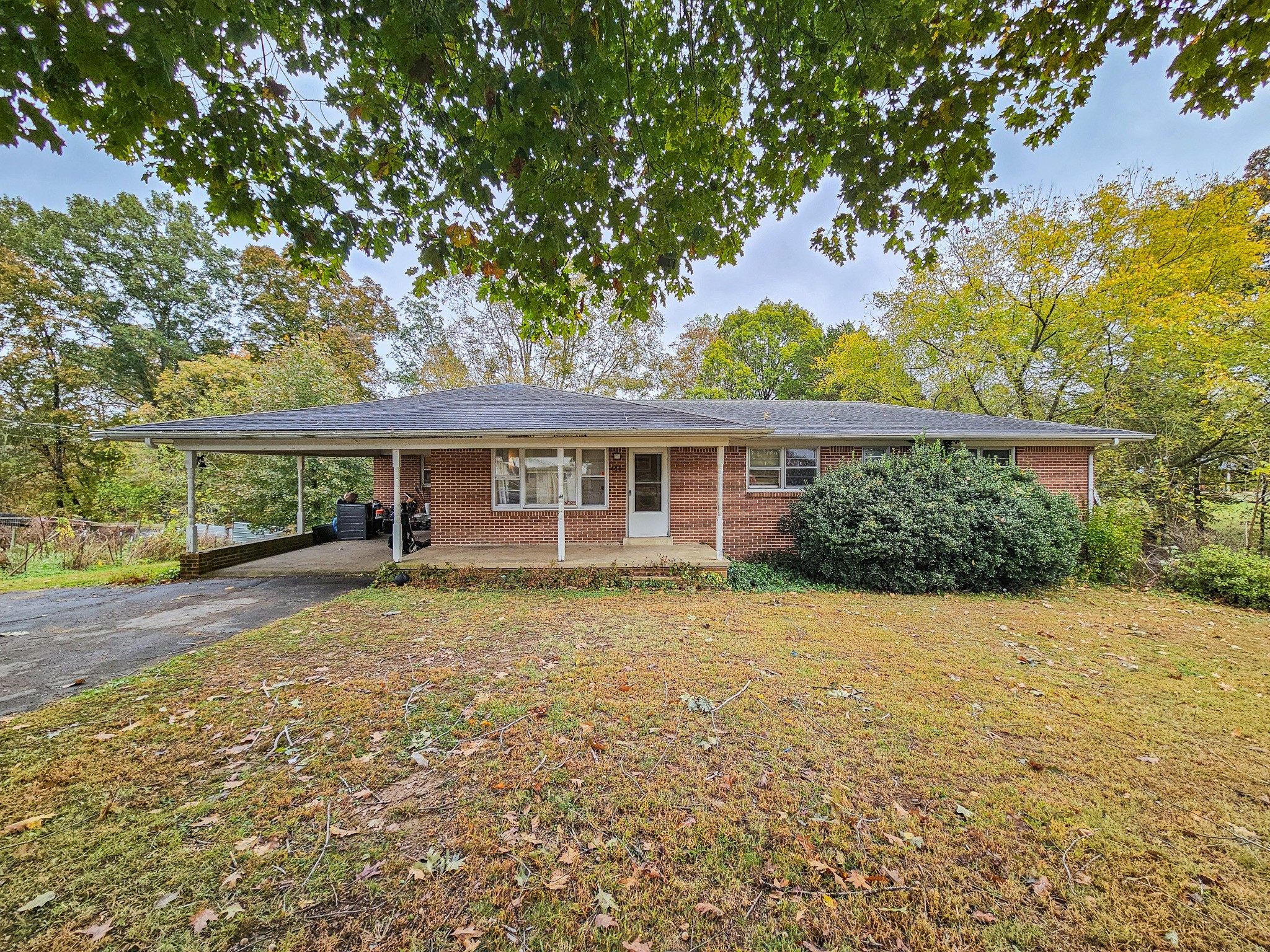 495 Salem Road Minor Hill, TN 38473 - Photo 5 of 30 front view of a house with a yard
