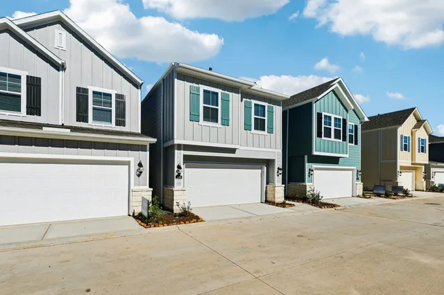 $311,790 | 2209 Bay Breeze Drive, Kemah, TX 77565