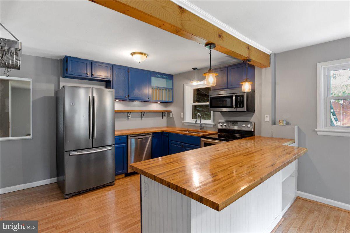 18 Robshire Manor Road Huntingtown, MD 20639 - Photo 2 of 48 Updated Kitchen with Stainless Appliances
