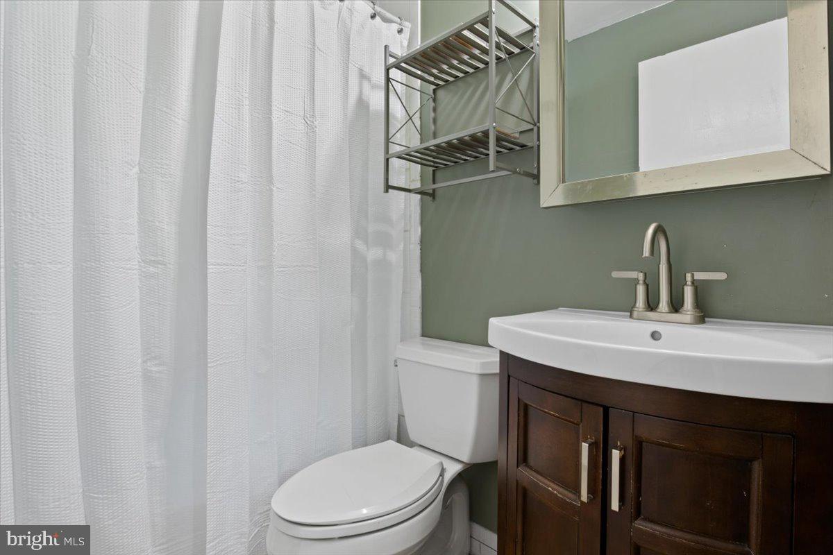 18 Robshire Manor Road Huntingtown, MD 20639 - Photo 21 of 48 Full Bathroom