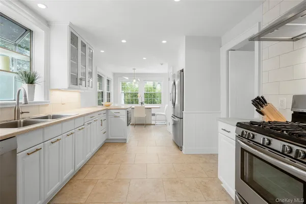 $12,000 | 225 Larchmont Avenue, Larchmont, NY 10538