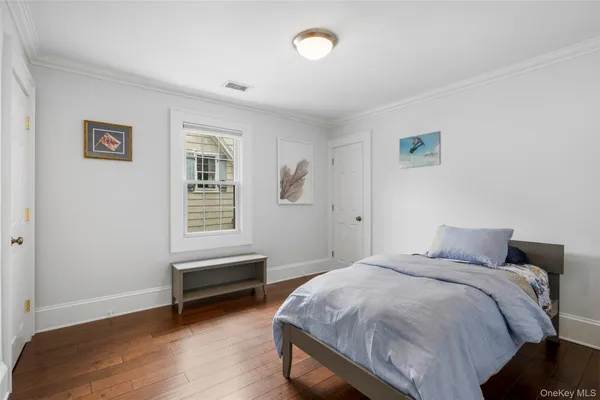 $12,000 | 225 Larchmont Avenue, Larchmont, NY 10538