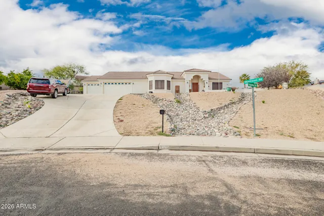 $530,500 | 560 North Topeka Drive, Wickenburg, AZ 85390