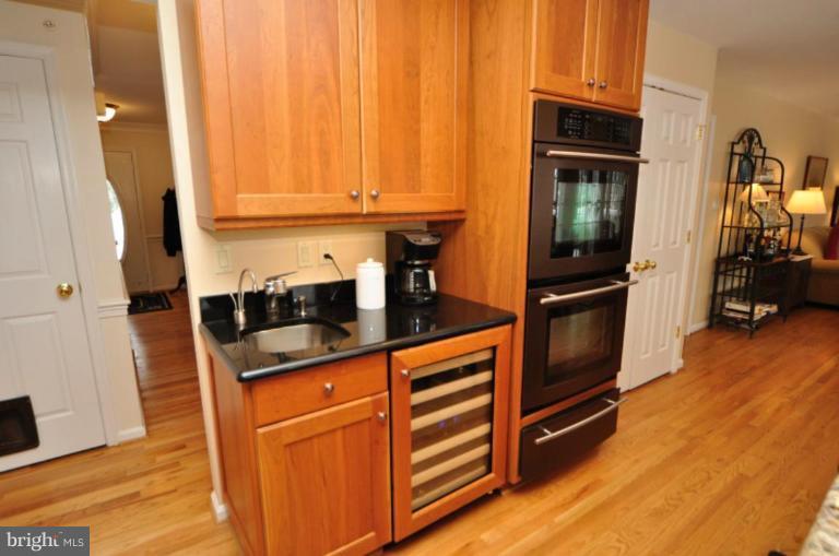 11604 Deer Forest Road Reston, VA 20194 - Photo 6 of 22 Wet Bar in Kitchen