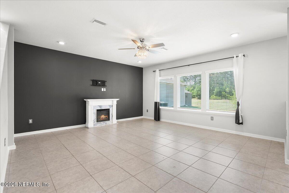 5645 Hampton Creek Road Jacksonville, FL 32218 - Photo 7 of 41 Living Room