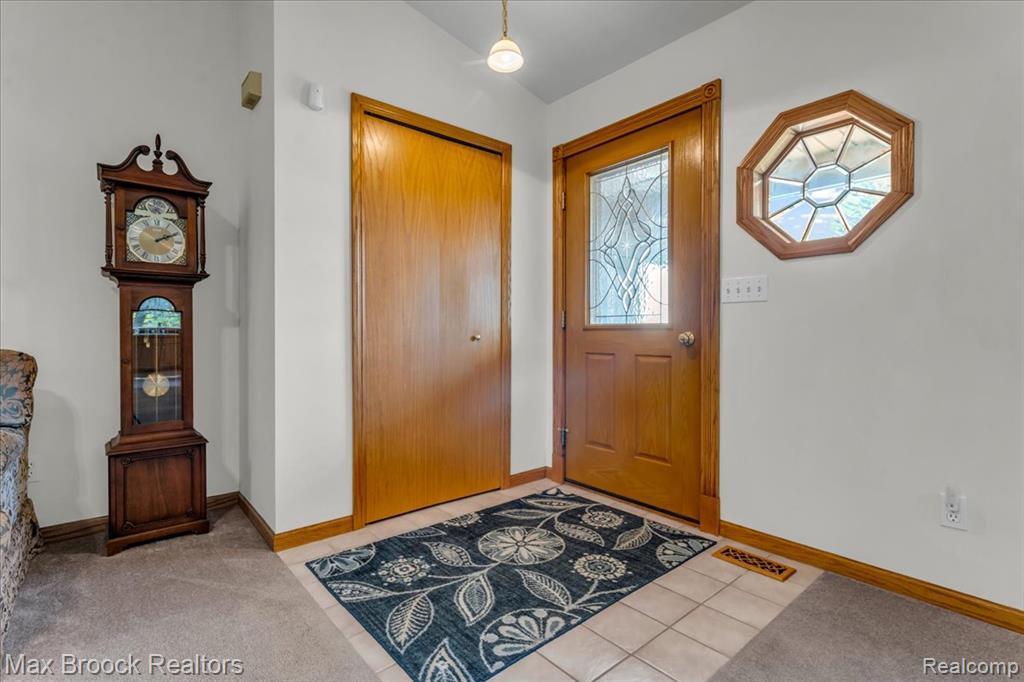 1829 Farnsworth Road Lapeer, MI 48446 - Photo 4 of 52