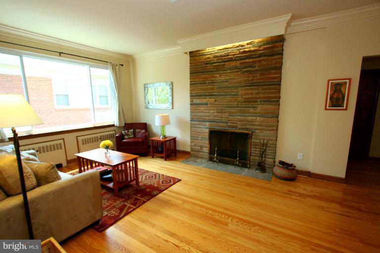 1457 Northgate Road Northwest Washington, DC 20012 - Photo 9 of 26 Living Room