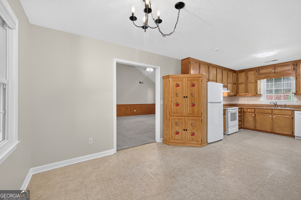129 Springbrook Drive Auburn, GA 30011 - Photo 11 of 43