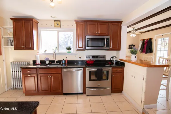 $249,900 | 14 Grove Avenue, Hudson Falls, NY 12839