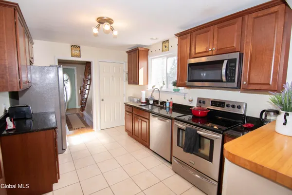 $249,900 | 14 Grove Avenue, Hudson Falls, NY 12839