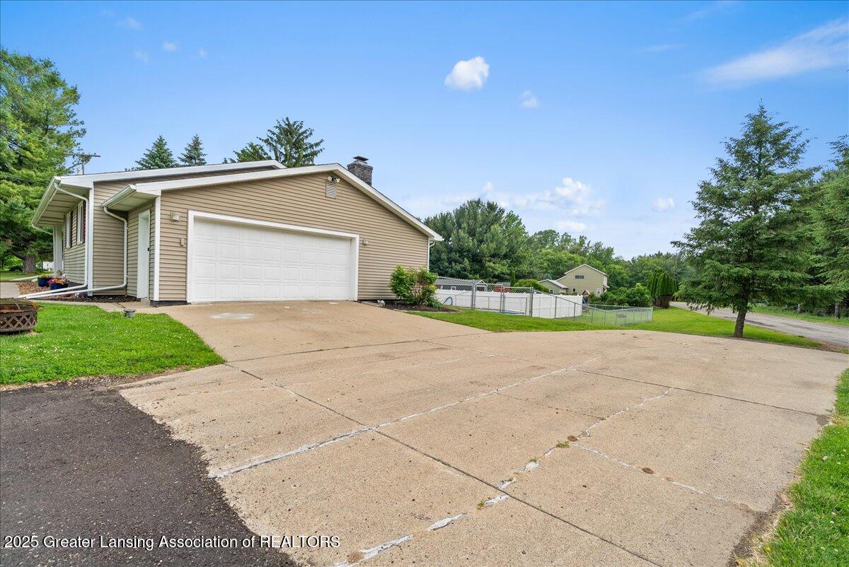 13543 Turner Road Dewitt, MI 48820 - Photo 6 of 55 10-Media Jett - 43