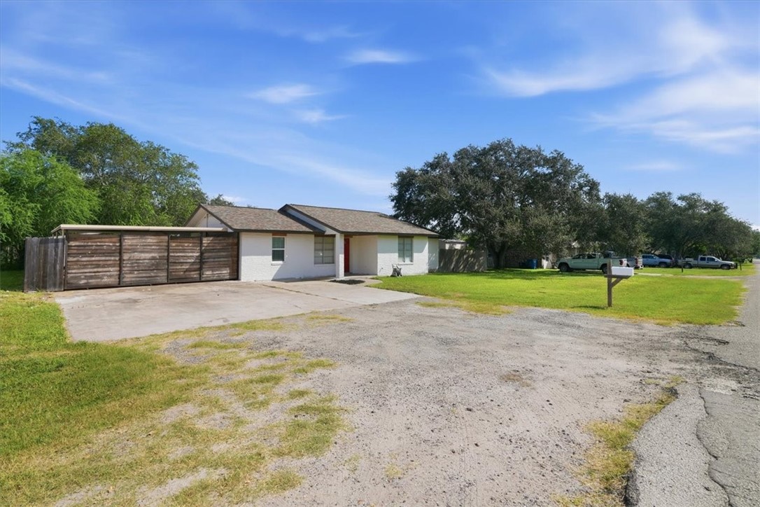 1314 Mark Street George West, TX 78022 - Photo 26 of 31