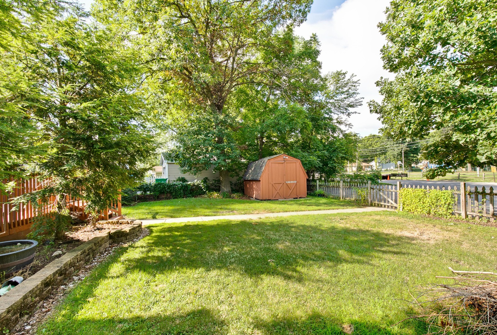 96 Bay Road Fox Lake, IL 60020 - Photo 28 of 33