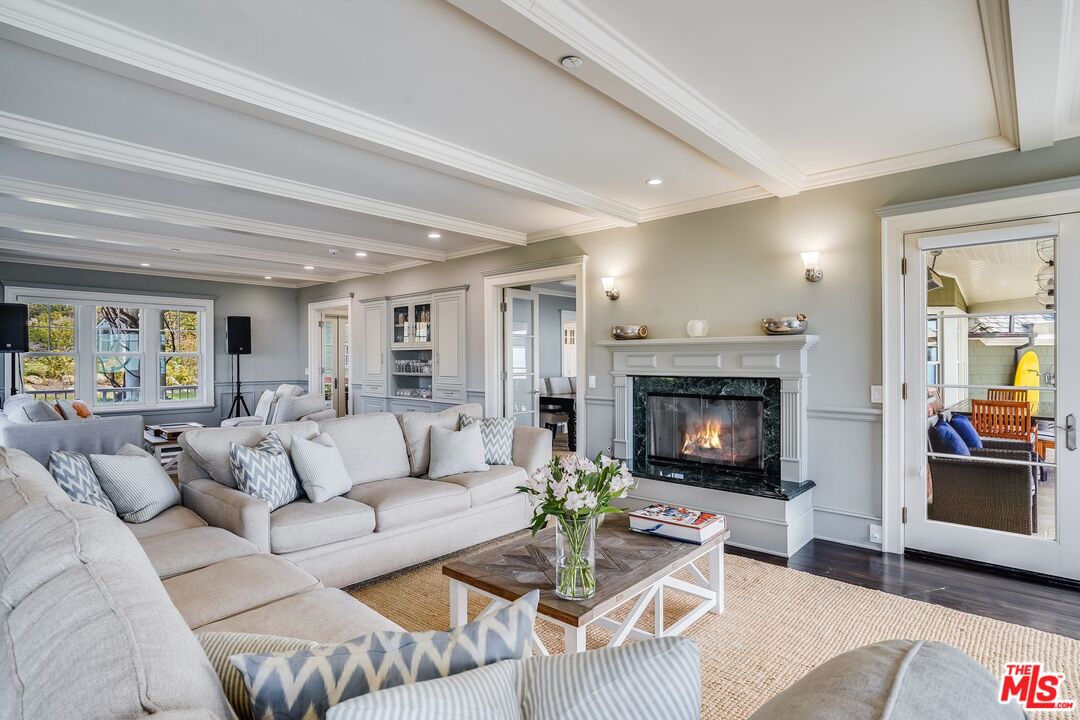 6277 Sea Star Drive Malibu, CA 90265 - Photo 14 of 48 Gallery Image 14