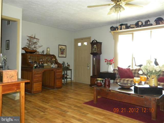 1805 Albert Rill Road Hampstead, MD 21074 - Photo 2 of 30 Living Room