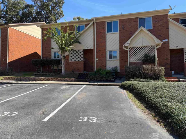 $2,050 | 3207 Shamrock Street East, Unit 33, Tallahassee, FL 32309