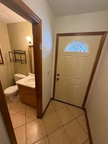 $2,050 | 3207 Shamrock Street East, Unit 33, Tallahassee, FL 32309