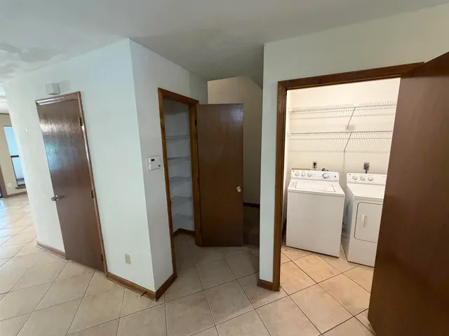 $2,050 | 3207 Shamrock Street East, Unit 33, Tallahassee, FL 32309